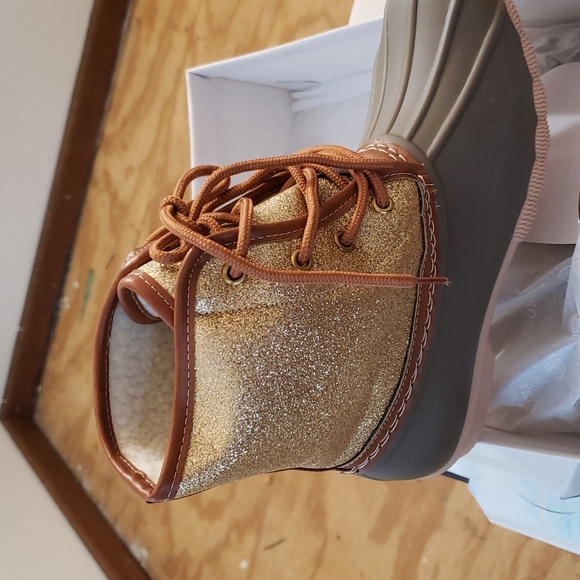 Brand new fur lined glitter duck boot - Picture 3 of 5